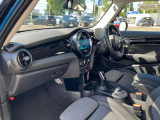 車両の状態や装備などご不明な点がございましたらお気軽に問い合わせ下さい。 弊社セールスコンサルタントが親切丁寧にご対応させていただきます。お問合せは電話(0078-6002-621052)かメールにてご相談下さい。