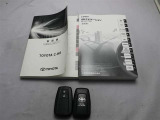 取説・メンテナンスノート・スマートキーの3点セットです。