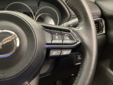 MRCC(マツダレーダークルーズコントロール)は先行車との車間を維持しながら追従走行を行い、長距離でのドライバー負担を軽減させてくれます。