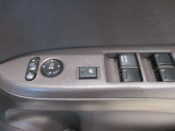 運転席ドアまわりの様子です。