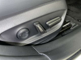 パワーシート搭載。微妙な調整が手軽にでき、ピッタリのポジションで運転することが可能です。