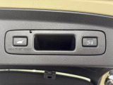 ★パワーテールゲート(予約クローズ機能付)★荷物を置いてクルマから離れると自動で閉扉する「予約クローズ機能」が付いたパワーテールゲート。その他、色々な機能があり使い勝手を向上させています。