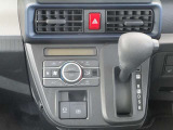 足元広々インパネシフト!運転席と助手席の移動も楽々!オートエアコンも完備!クラス感が違います♪