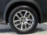 純正のアルミホイール装着車です。タイヤサイズは225/60R18です。