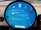 MINIのメーターパネルは円をコンセプトにデザインされております。おしゃれで愛嬌のあるMINI独自のデザインに惹かれる方は数多くいらっしゃいます。
