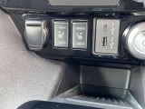 運転席と助手席とシートヒーターが装備されております。