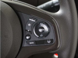 ◆アダプティブクルーズコントロール◆予め設定した車速内でクルマが自動的に加減速。前走車との適切な車間距離を維持しながら追従走行します。【LKAS】車線維持支援システムでステアリング操作を支援。