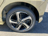安全・安心な走行のために、納車前にダイハツのクルマを知り尽くしたエキスパートが基本性能に関わる機能や状態を徹底的に点検。消耗部品の交換など法定12ヶ月点検相当の点検・整備を実施しております