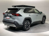 人気のSUV! 普段使いから週末のお出かけまで、運転するワクワクを感じさせてくれる一台になると思います。