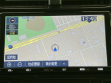 現在地を中心に周辺道路や施設が表示され、目的地までのルート確認に活用できます。縮尺や表示の切り替え、地点登録などの項目も画面下に並び、必要な情報を見つけやすい構成です。