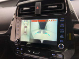 フロントカメラは運転席よりも前の視界を確保することで事前に危険を予知し、事故や衝突を防ぎます。