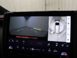 車両を上から見たような映像を表示するパノラミックビューモニター(シースルービュー機能付)。運転席からの目視だけでは見にくい、車両周辺の状況をリアルタイムでしっかり確認できます。