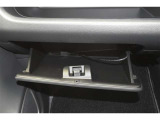 当店は全車『ロングラン保証』付!(1年間、距離無制限 HV車はHV保証付) 別途延長保証もご用意しております♪ ぜひ現車を確認にご来店ください