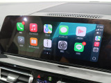 【アップルカープレイ】iPhoneがBMW車両とワイヤレスで接続されます。Apple CarPlayでは、オーディオストリーミングやメッセージングアプリがディスプレイに表示されます。