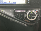 オートエアコンは温度を設定するだけで、自動で風量などを設定してくれます。運転しながら操作も必要ないので、安全性も向上します。
