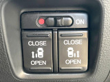 【両側パワースライドドア】スマートキーや運転席のスイッチで後席両側スライドドアの開閉が可能♪電動だから力を入れてドアを開ける必要が無く、小さなお子様でも簡単に開け閉めでき快適です♪