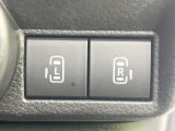 【両側パワースライドドア】スマートキーや運転席のスイッチで後席両側スライドドアの開閉が可能♪電動だから力を入れてドアを開ける必要が無く、小さなお子様でも簡単に開け閉めでき快適です♪