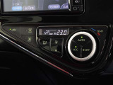 車内を快適に、オートエアコンを装備しています。