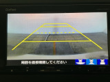 【バックカメラ】運転が苦手な方も車庫入れラクラクです!ギアをリバースに入れれば自動的に切り換わりますので、面倒な操作は不要です♪狭い駐車場もお車を傷つけず安心ですね!