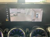バックカメラにより駐車時の後方確認も楽にできます。