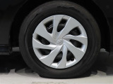 純正のスチールホイール+ホイールキャップ装着車です。