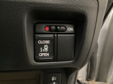 助手席側パワースライドドアです。リモコンや運転席のスイッチ操作でラクラク自動開閉。