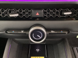 エクスペリエンスセレクションダイヤルは、エアコン、オーディオ、照明など複数の設定をひとつのモードとして登録しておけば、ダイヤル操作とワンプッシュで一括して呼び出すことができます。