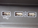 ◆携帯電話の急速充電が出来ます! 携帯電話のバッテリーが少なくなっても充電出来るので安心してお出掛け出来ますね!