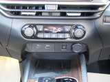 オートエアコン搭載!ワンタッチで車内温度を一括管理できます!!