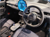 ミニ独特のゴーカートフィーリングと呼ばれる軽快なハンドリングはAT車、MT車のどちらでも楽しめます。