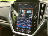 テレビ番組を停車中に楽しめる画面を備えています。番組情報やチャンネル選択の項目も表示され、休憩時間などに映像を視聴したい場面で便利にお使いいただける装備です。