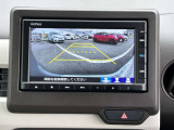 バックカメラ搭載なので後方時に車体後ろが確認出来る為、運転の苦手な方やたまに乗る方でも安心して車庫入れが出来ます☆