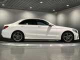 メルセデスの認定中古車には、最大100項目にも及ぶ点検・整備項目が設定されています。