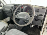 ハンドルの大きさも老若男女問わず運転しやすい大きさになっています。