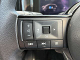 ハンドルには各種スイッチがあり、運転中でもオーディオの選曲や音量調整など手元で簡単に出来ます!
