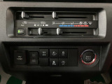 3モードを選択できる電子制御式4WD(CVT車)。「2WD」「4WD AUTO」「4WD LOCK」をスイッチで切替可能。路面状態や目的に合った3つの走行モードを選択できます。