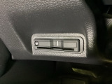 ハンドルの左下にETCがついています。高速道路の料金所の通過も楽々です。カードの取り出しもしやすい場所についています。