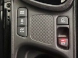 電動パーキングブレーキ搭載車です。また、渋滞や信号待ちに運転手をサポートしてくれるブレーキホールド付きです。