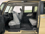 【ミラクルオープンドア】大開口のドアは、大きなお荷物の出し入れも、お子様との乗り降りもスムーズ!両側スライドドアなので狭い駐車場や壁際でも安心です。