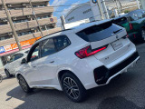 ご納車前には、BMWを熟知したメカニックによる100項目の点検・整備を行います。不具合箇所、交換時期に達している部品に関しましては、全て当社負担で交換してからのご納車となります。