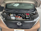 電気自動車ですのでモータールームです。20kwhのバッテリーを搭載しています。