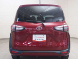 バックカメラが付いているので後方確認が非常にしやすいです。今や運転初心者も熟練者も必須装備!ついていて損はないですね♪