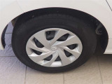 当車両はスチールホイルタイヤになります。