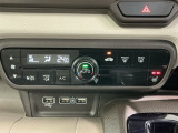 運転席側にはシートヒーターが付いています!寒い日に便利な装備ですね。