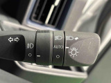 オートライト機能 車外の明るさに応じて自動的にヘッドランプなどを点灯・消灯。夕暮れ時やトンネルなどで役立ちます!!