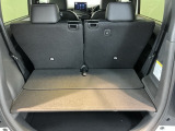 床が低いので荷室が広く使えます。重い荷物もラクに積み降ろしができて、上下2段の積み分けもでき便利です。