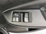 運転席、助手席オ-トパワ-ウインドウです。