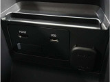 【USB接続】USB接続も可能です。スマートフォンと連動して音楽も再生可能です。