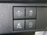 アイドリングストップ機能がついているので、停車時にエンジンを止めて燃料消費を抑えます。環境にもお財布に優しいですね♪