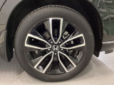 純正アルミホイールです。足元が引き立つので、車全体のイメージがアップしますよ!